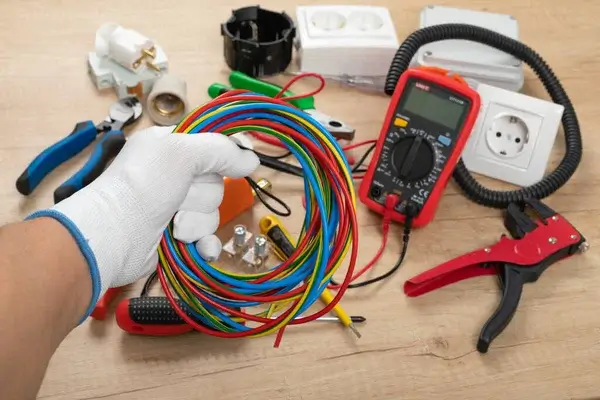 Işıktepe Mahallesi Elektrikçi Endüstriyel ve Evsel Arıza Çözümleri